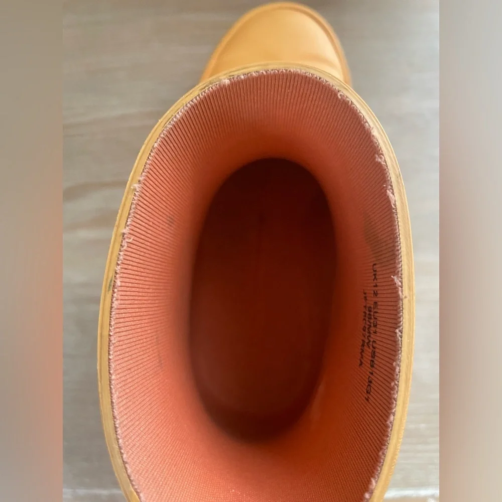 Hunter Kids Unisex Waterproof Play Boot Orange; Size 12